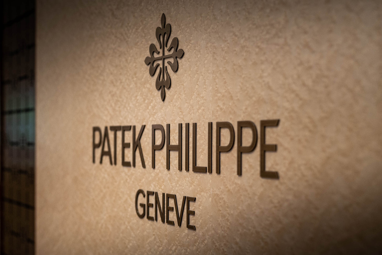 Patek Philippe Generations - The Hour Glass Vietnam